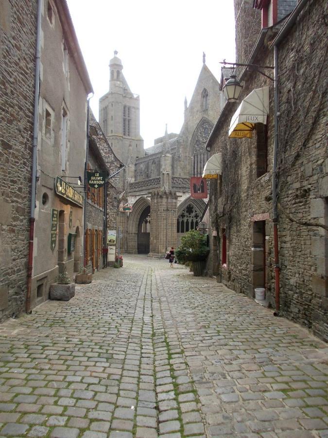 Chambre Du Retour En Enfance - Abdl Dol-de-Bretagne Luaran gambar